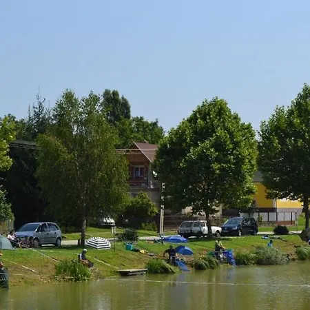 Apartmán Nyugalom Szigete, Kishaz *