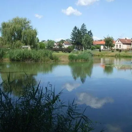 Nyugalom Szigete, Kishaz * Kerkaszentkirály